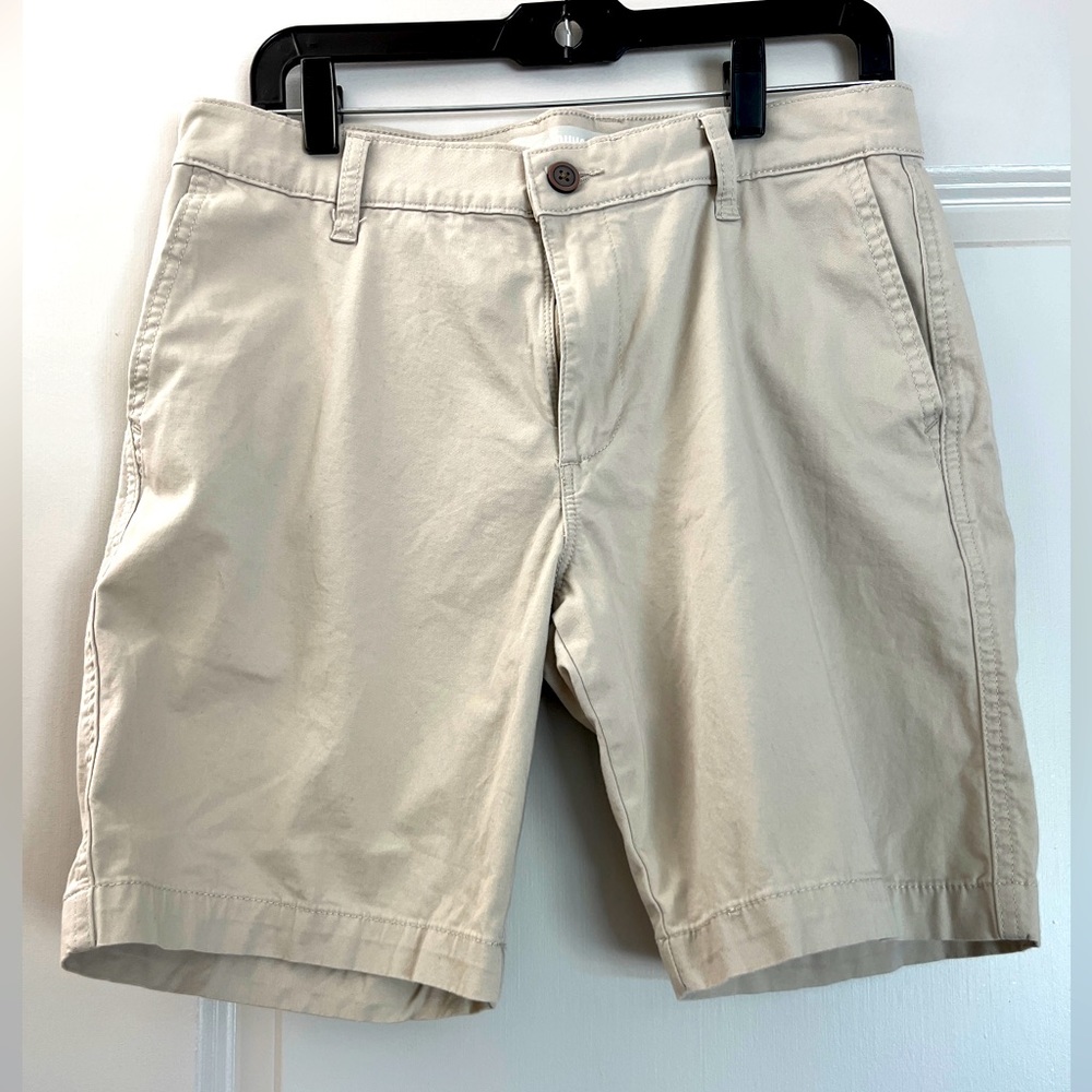 Lee Dungarees•men’s khaki shorts•size 30•never worn